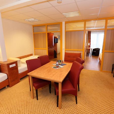 Hotel Am Holzhafen Stade Extérieur photo